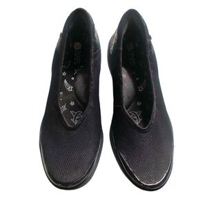 Bzees Willow Black Stretch Slip-On Low Wedge Size 8